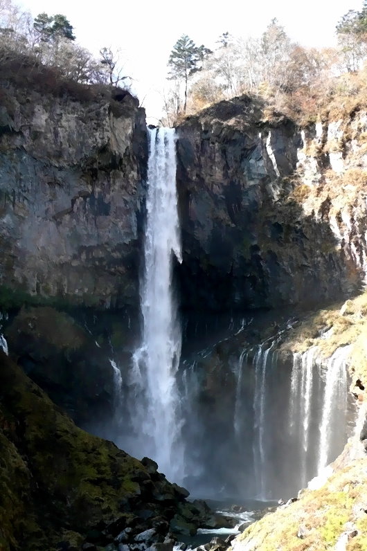 Der Kegon Wasserfall, einer der berühmtesten und stärksten Wasserfälle Japans!