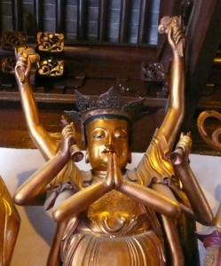 Vielarmige Guanyin aus dem Jade-Buddha-Tempel in Shanghai (eig. Foto)